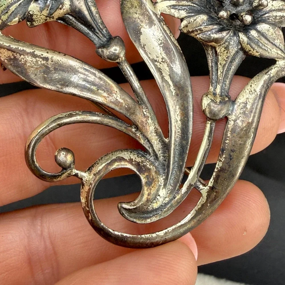 Vintage Pot Metal Flower Brooch Silver Tone